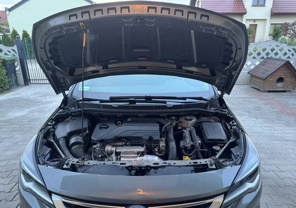 Opel Astra cena 69000 przebieg: 40158, rok produkcji 2019 z Wrocław małe 277